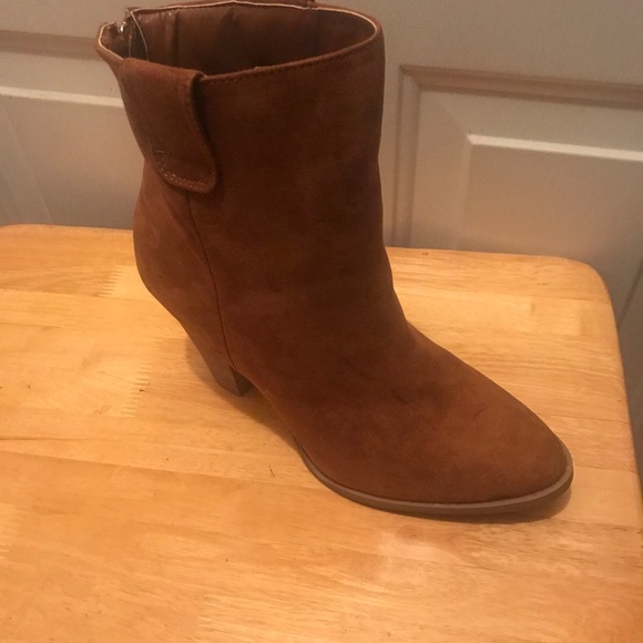 Booties-Standard, average width - Picture 3 of 3